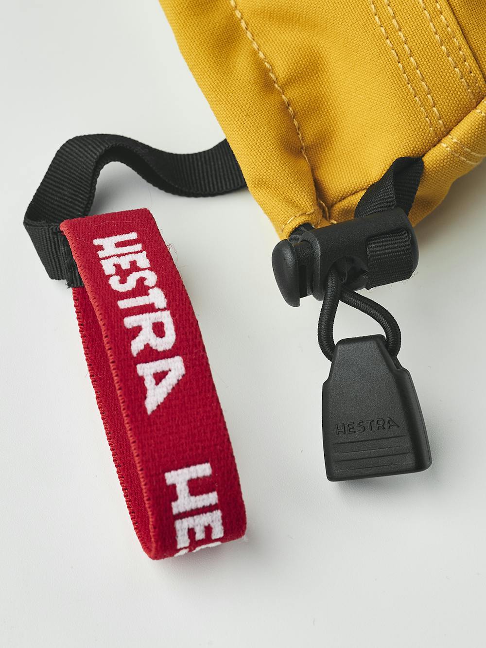 Yellow mitten with white goat leather palm
(6 of 7)