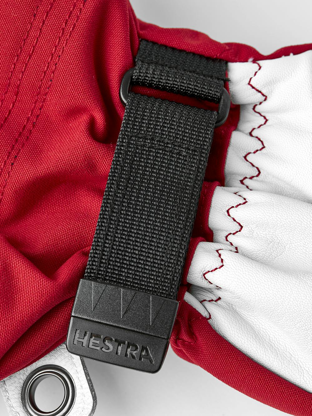 Roter Fausthandschuh mit weißem Ziegenleder an der Innenhand
(3 oder 12)