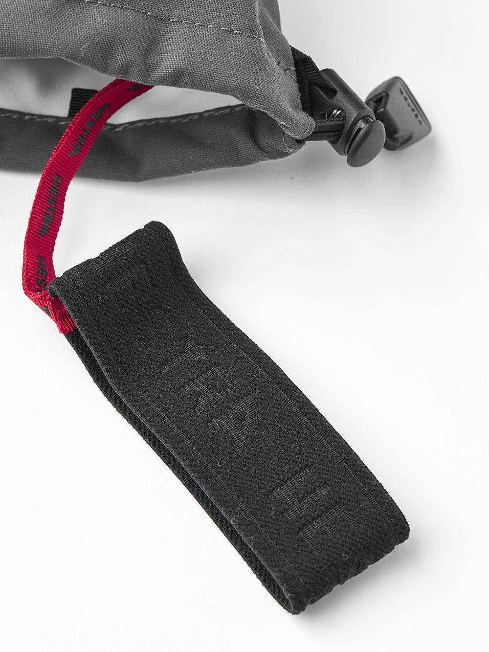 Gray mitten with white goat leather palm
(6 of 8)