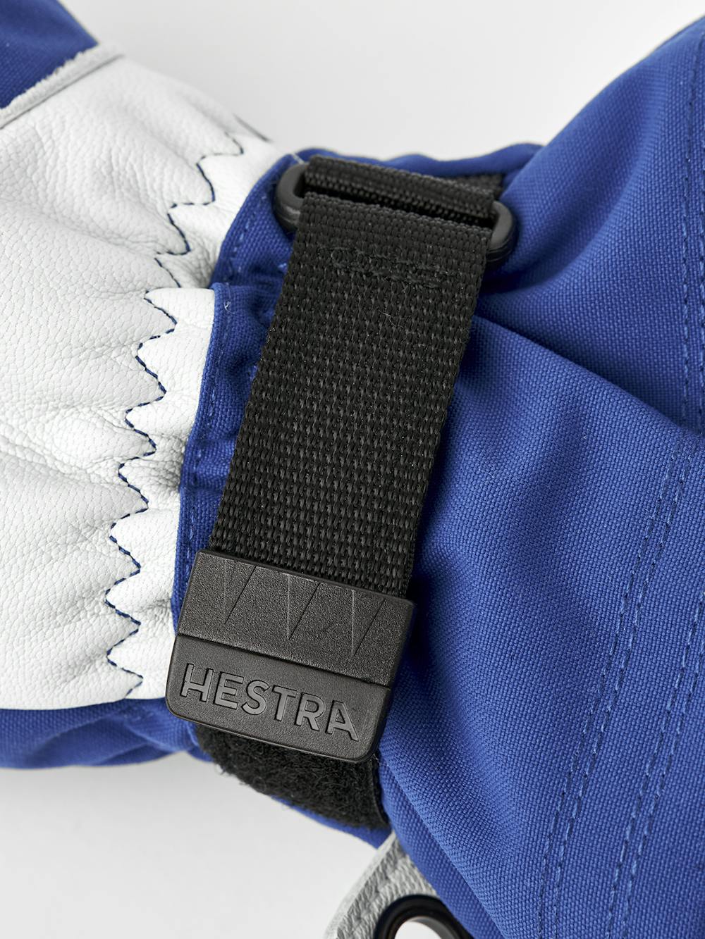 Blue mitten with white goat leather palm
(3 of 7)