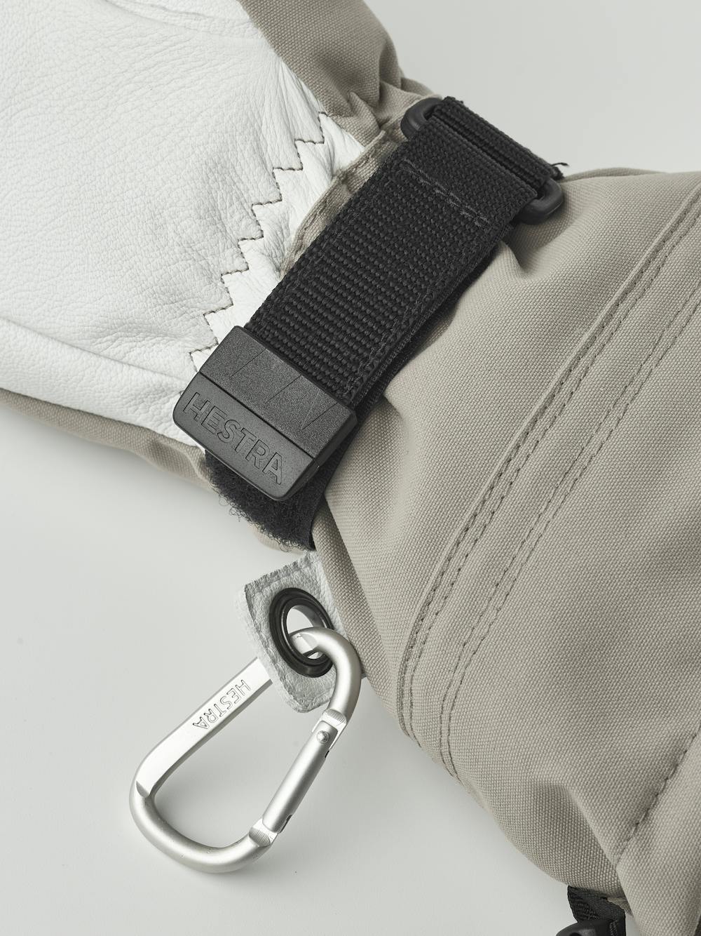 Army Leather Heli Ski 3-finger in the color Khaki (4 of 7)