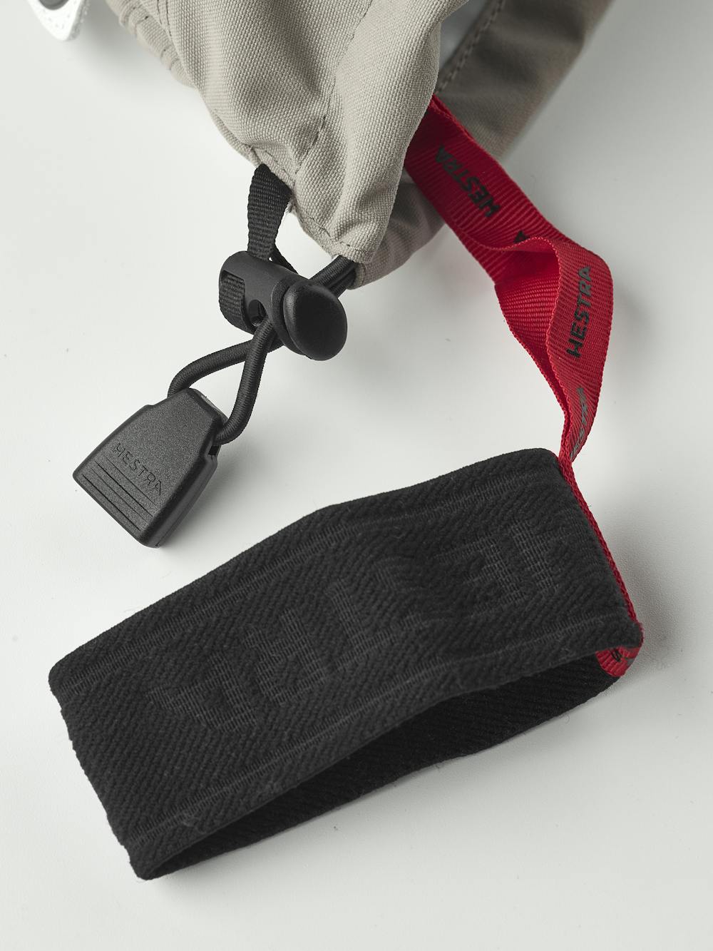 Army Leather Heli Ski 3-finger in the color Khaki (3 of 7)