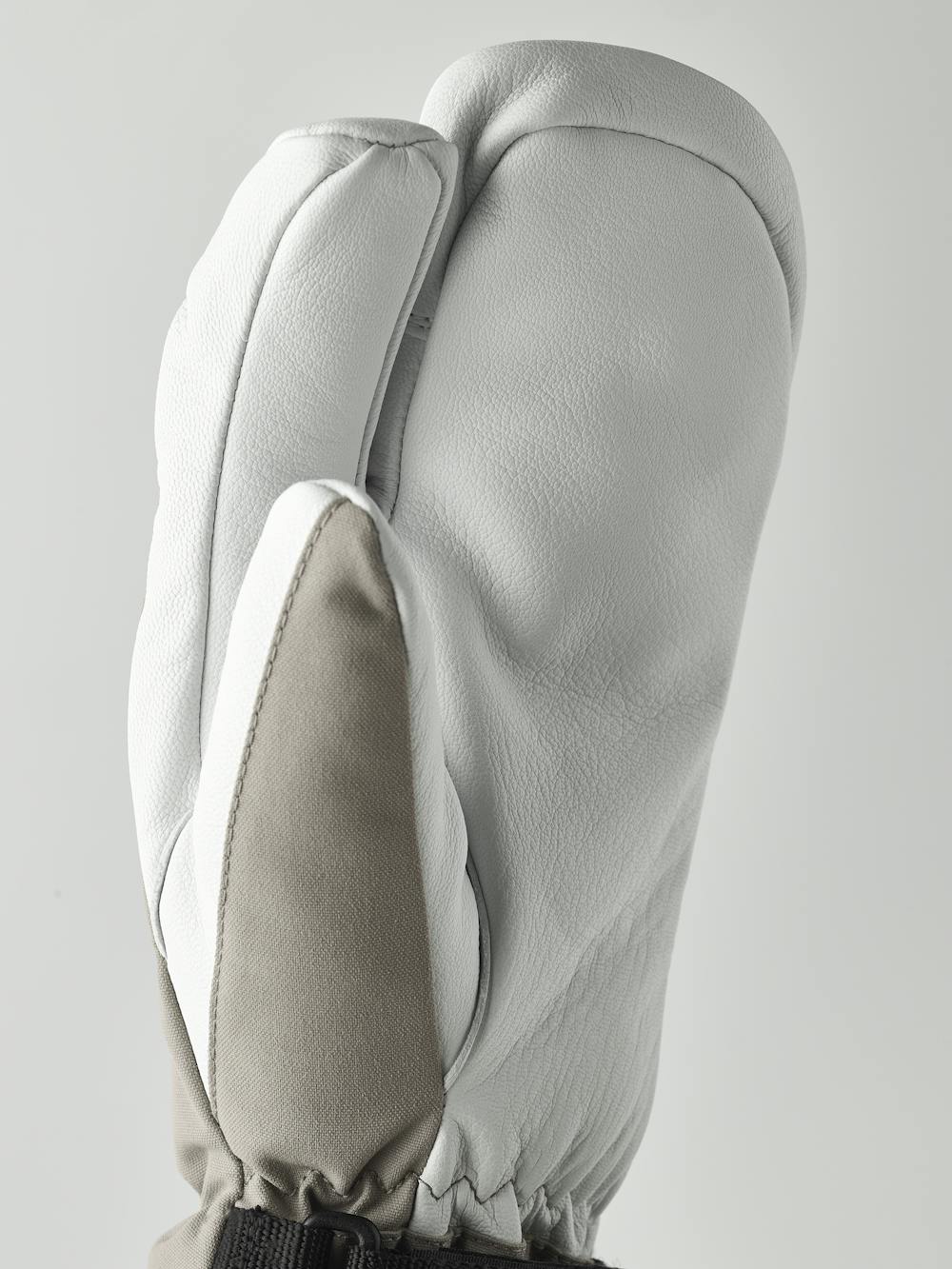 Army Leather Heli Ski 3-finger in the color Khaki (5 of 7)