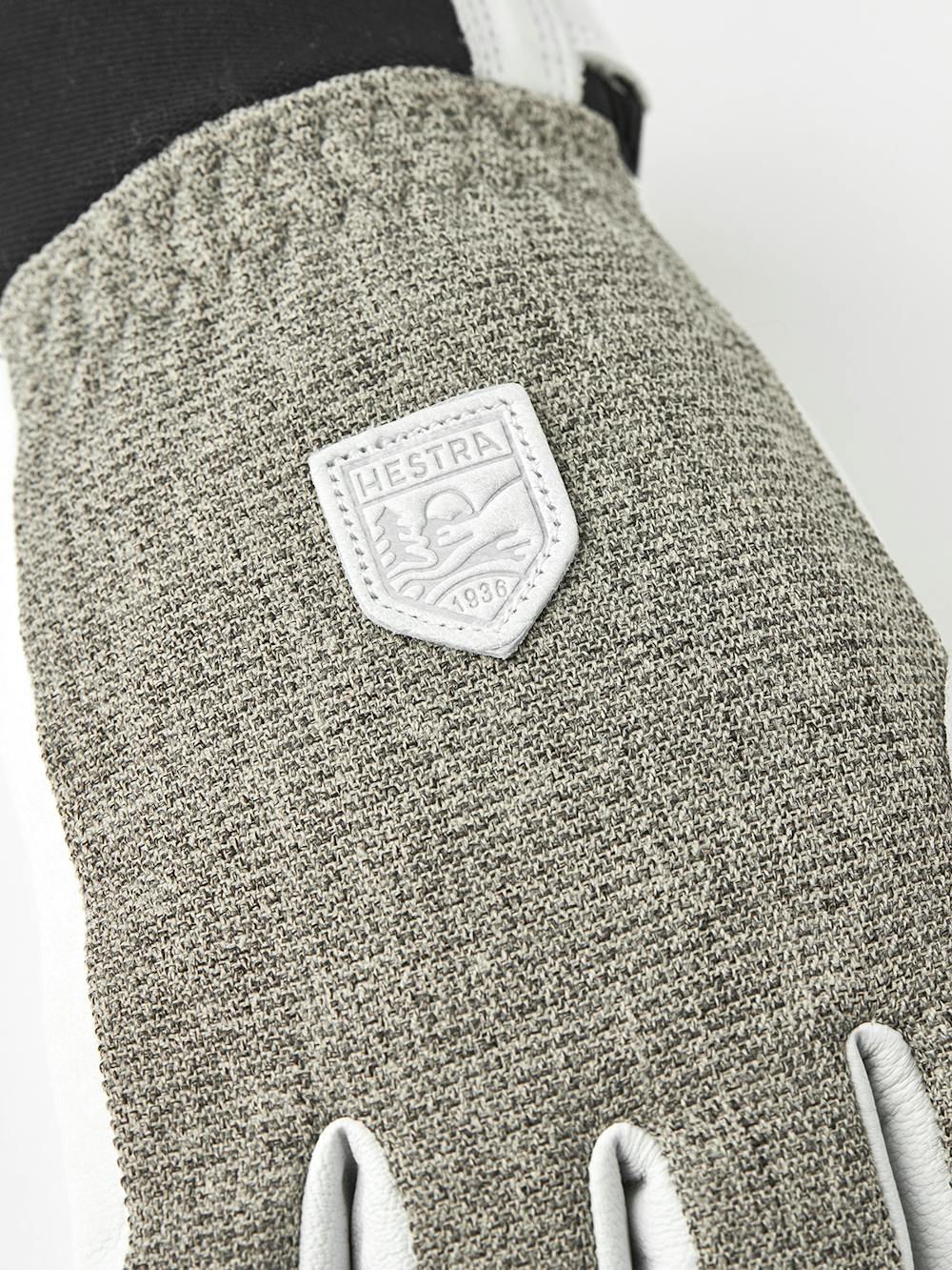 Light gray ski glove with white goat leather palm
(4 of 5)