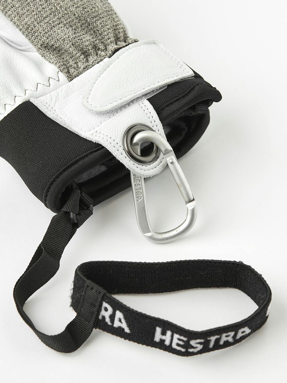 Light gray ski glove with white goat leather palm
(5 of 5)