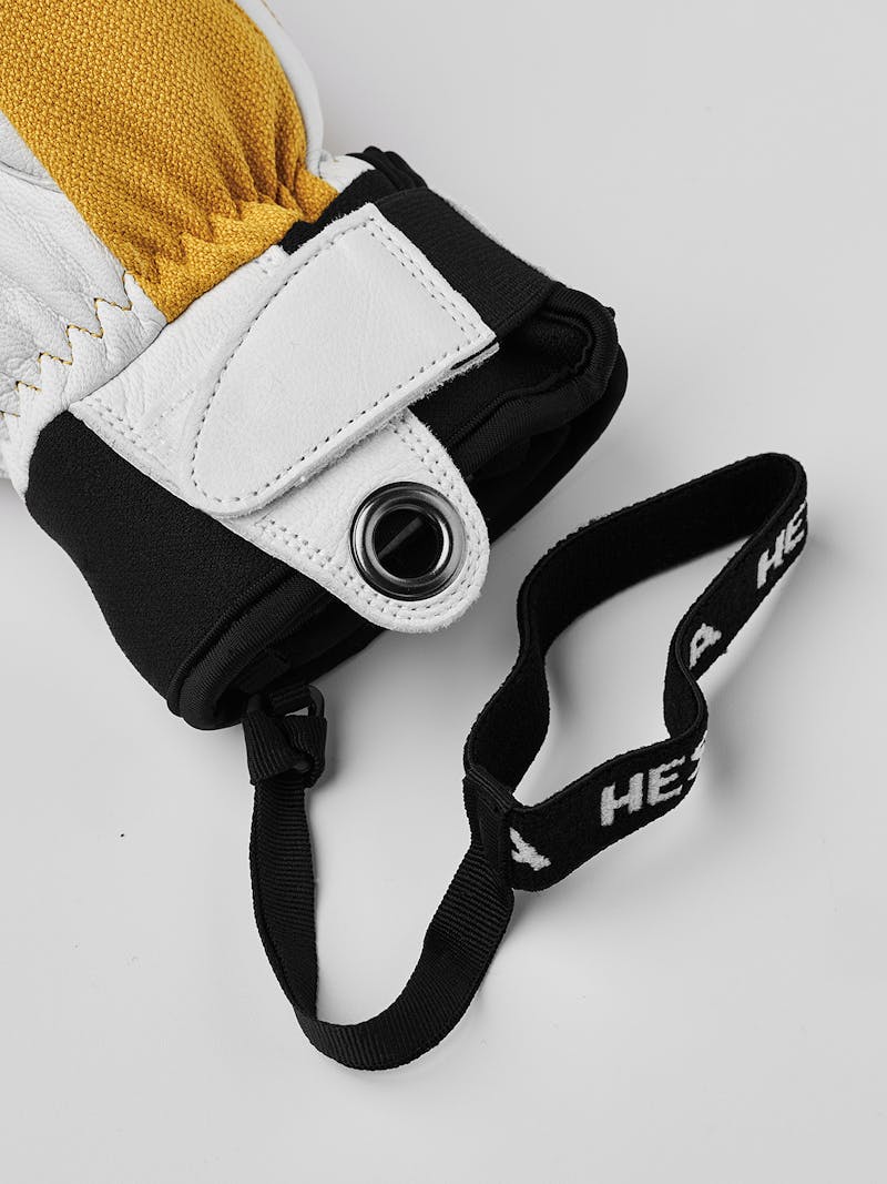 Yellow mitten with white goat leather palm
 (5 of 5)