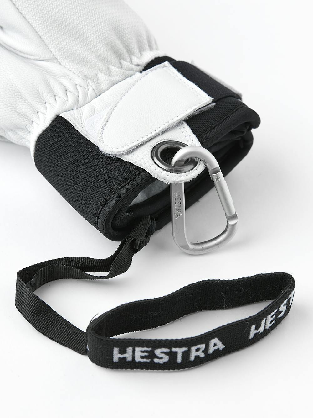 White goat leather mitten with fabric back
(5 of 5)