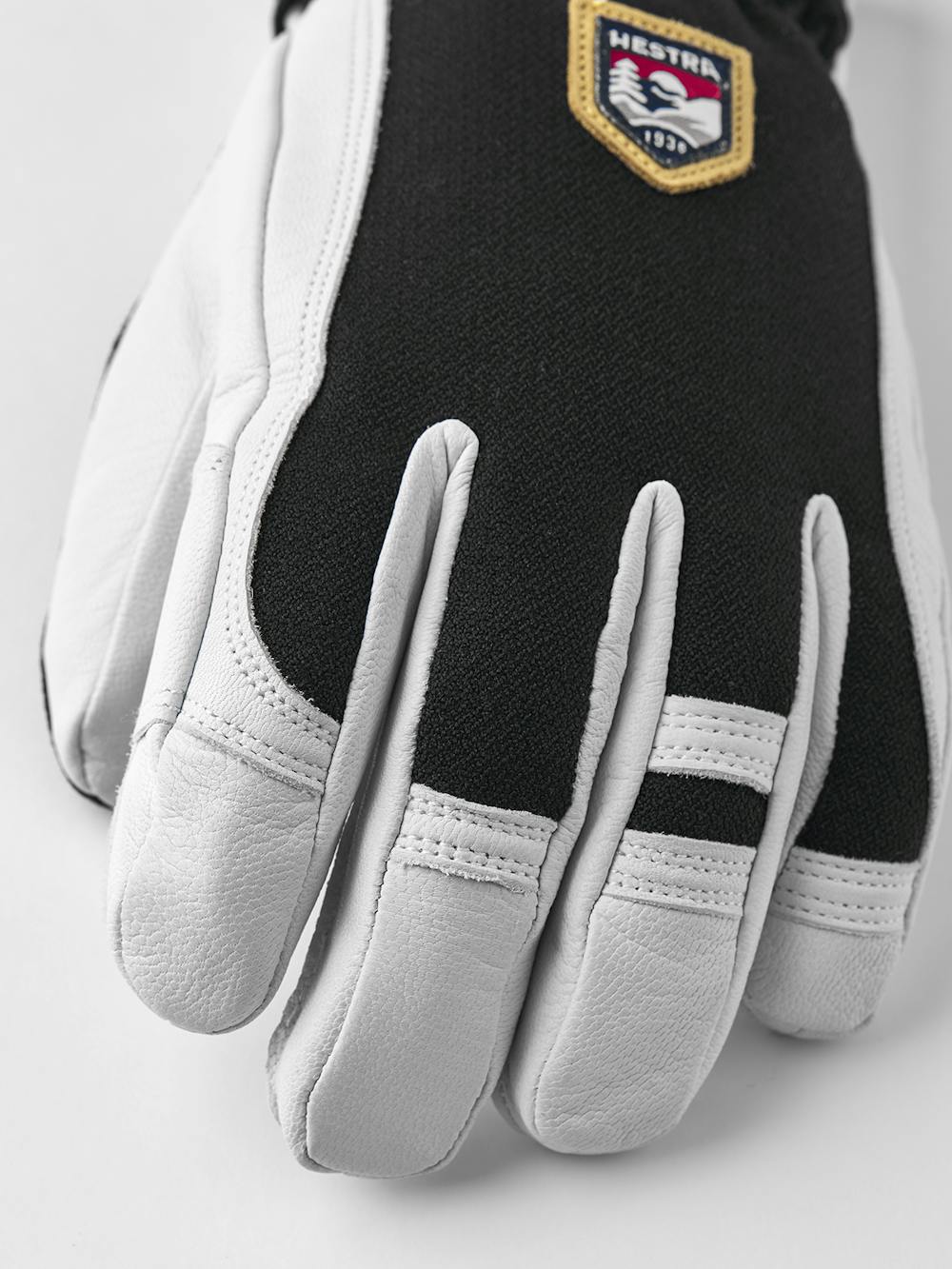 Black ski glove with white goat leather palm
(3 of 6)