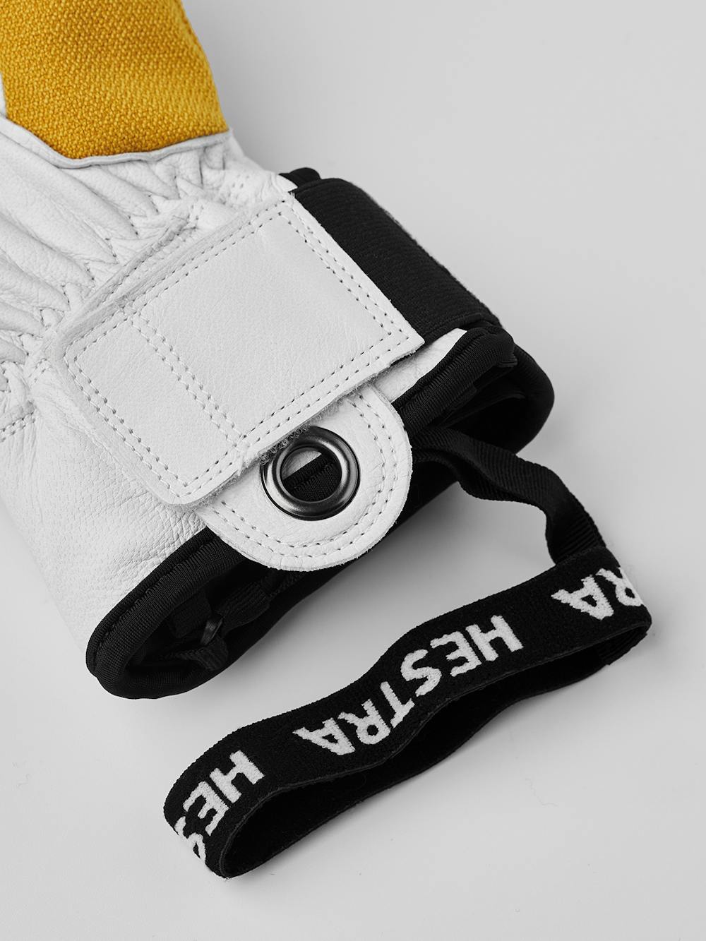 Gelber Skihandschuh mit weißem Ziegenleder an der Innenhand
(8 oder 10)