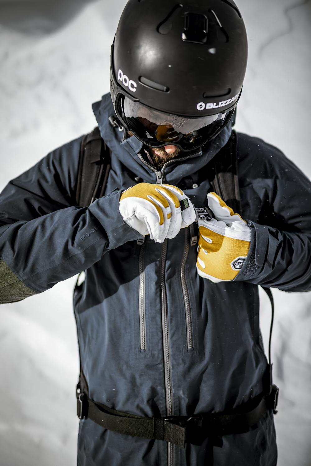 Gelber Skihandschuh mit weißem Ziegenleder an der Innenhand
 (4 oder 10)