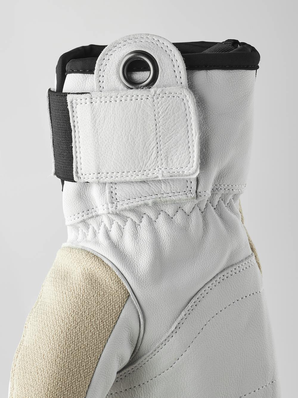 Army Leather Patrol 3-finger in the color Beige (4 of 6)