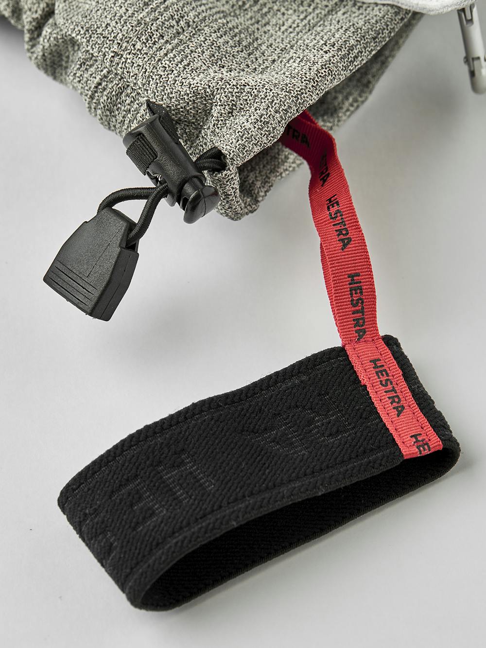 Light gray ski glove with white goat leather palm
(6 of 6)