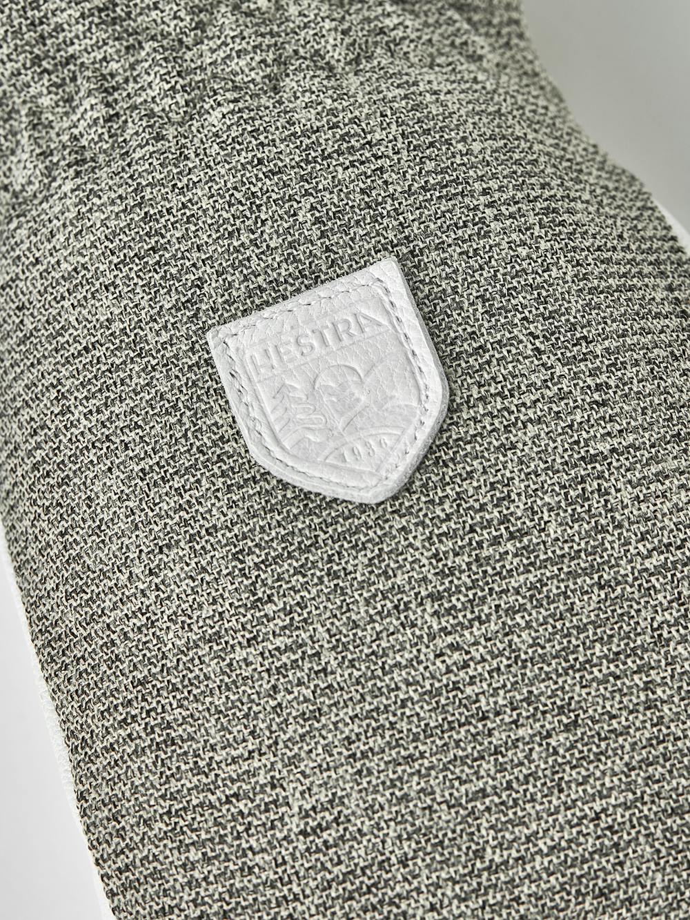 Light gray ski glove with white goat leather palm
(3 of 6)