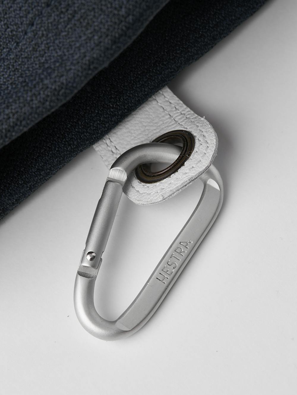 Dark blue ski glove with white goat leather palm
(5 of 6)