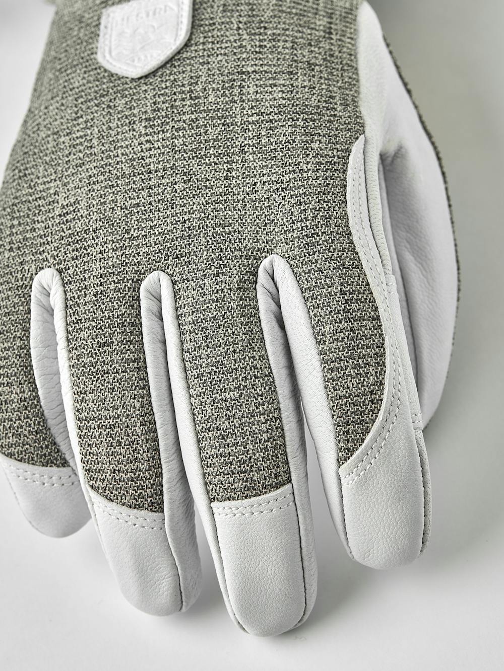 Light gray ski glove with white goat leather palm
(2 of 6)
