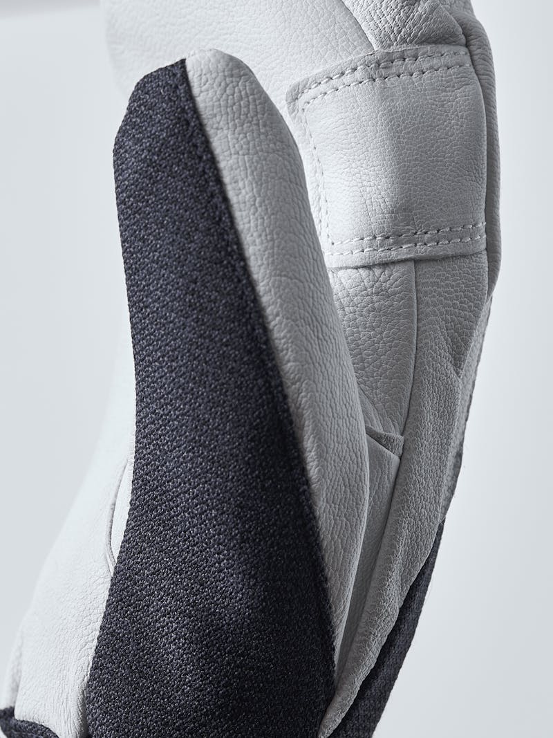 Dark blue mitten with white goat leather palm
 (5 of 6)