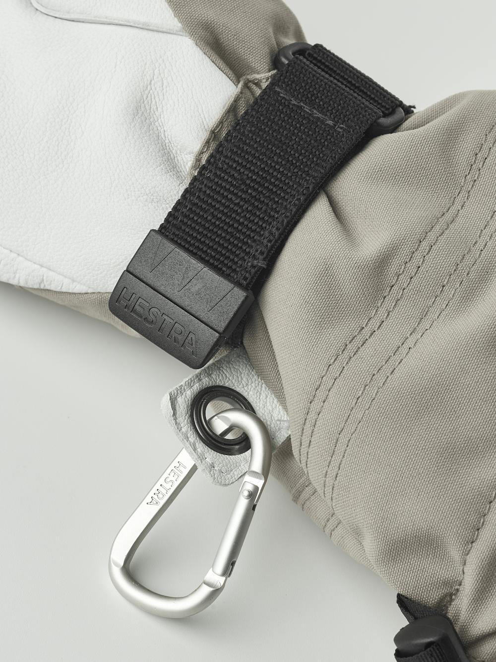 Heli Ski Female 5-finger i färgen Khaki/offwhite (2 av 7)