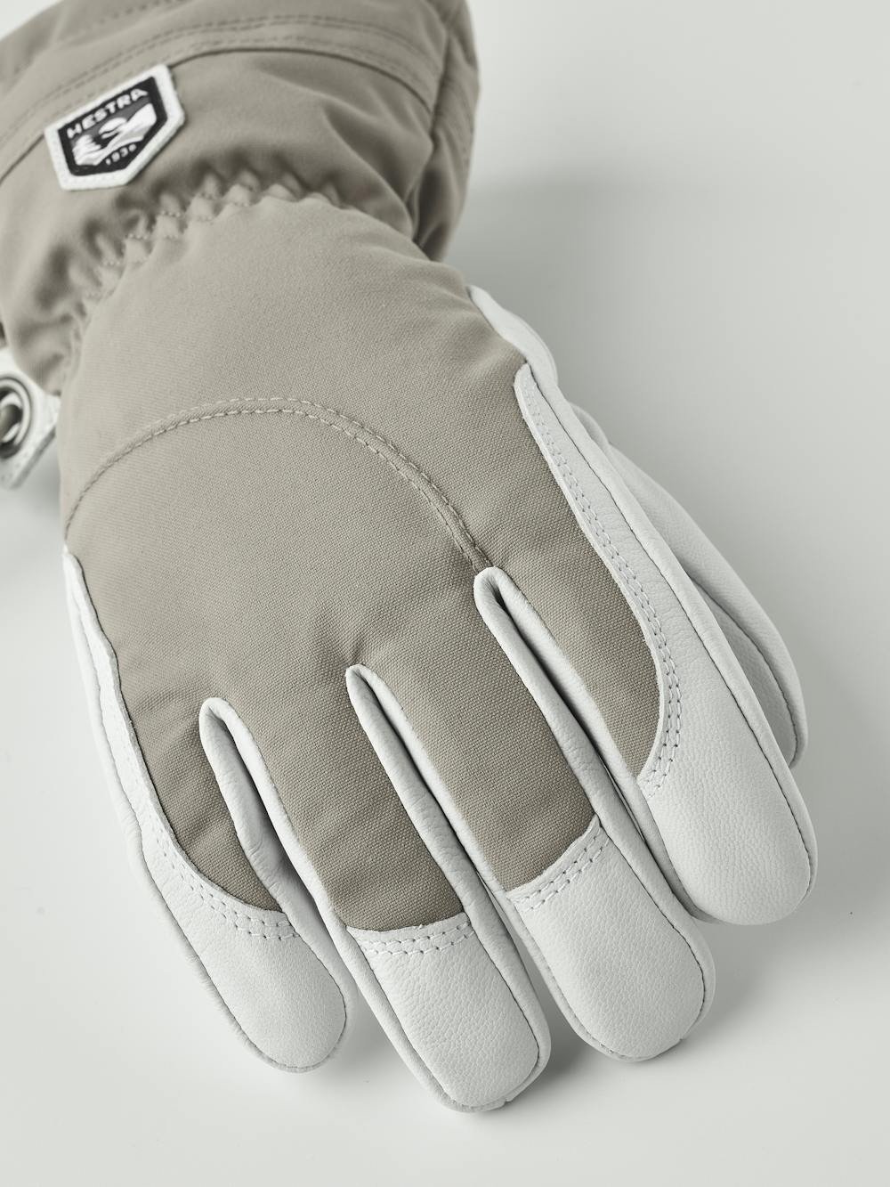 Heli Ski Female 5-finger i färgen Khaki/offwhite (4 av 7)