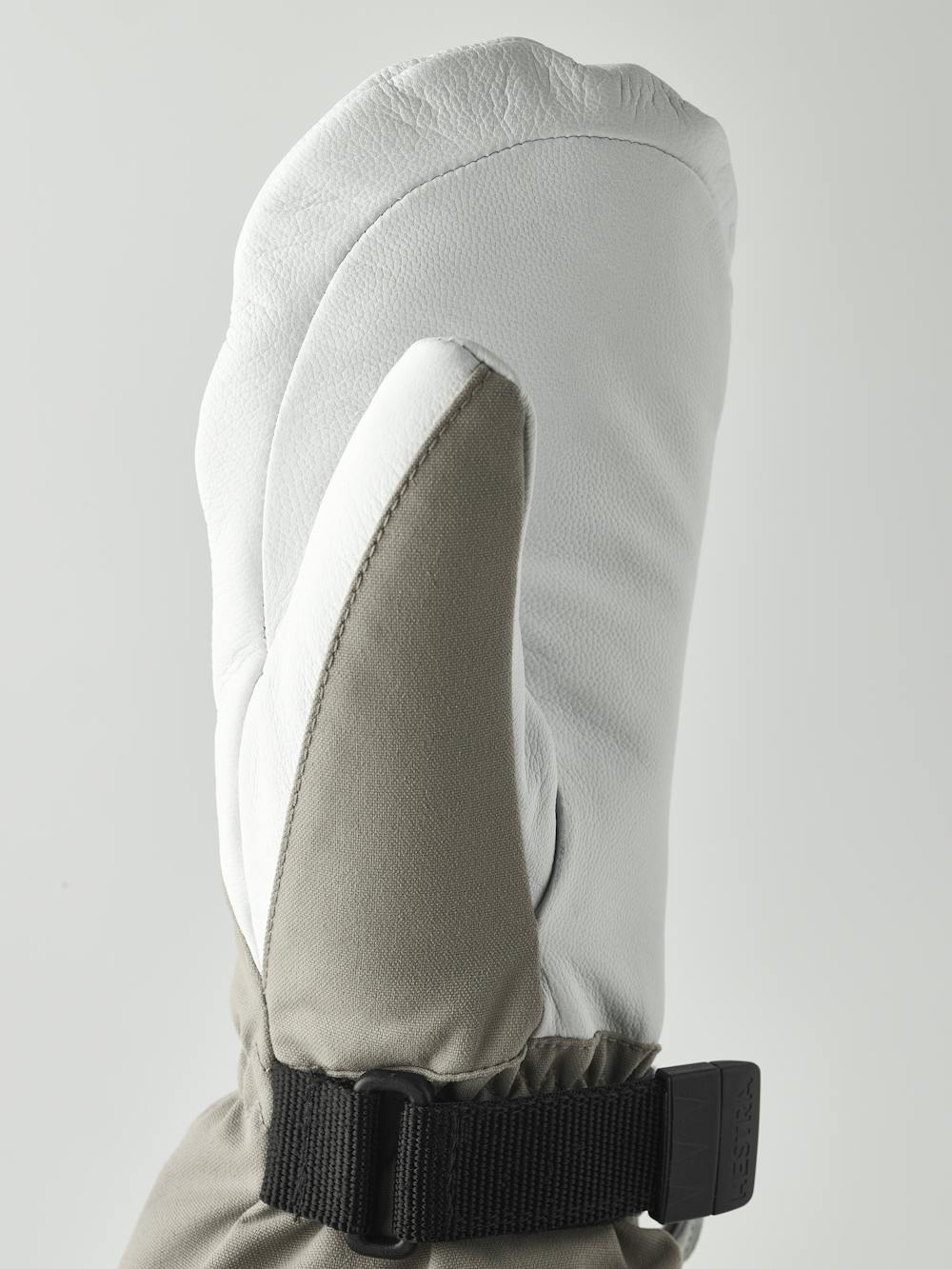 Heli Ski Female Mitt in the color Khaki/offwhite (5 of 7)