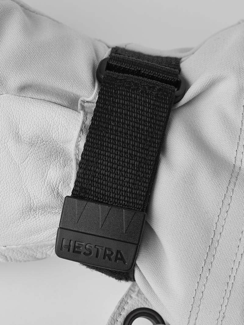 Light gray mitten with white goat leather palm
 (4 of 8)