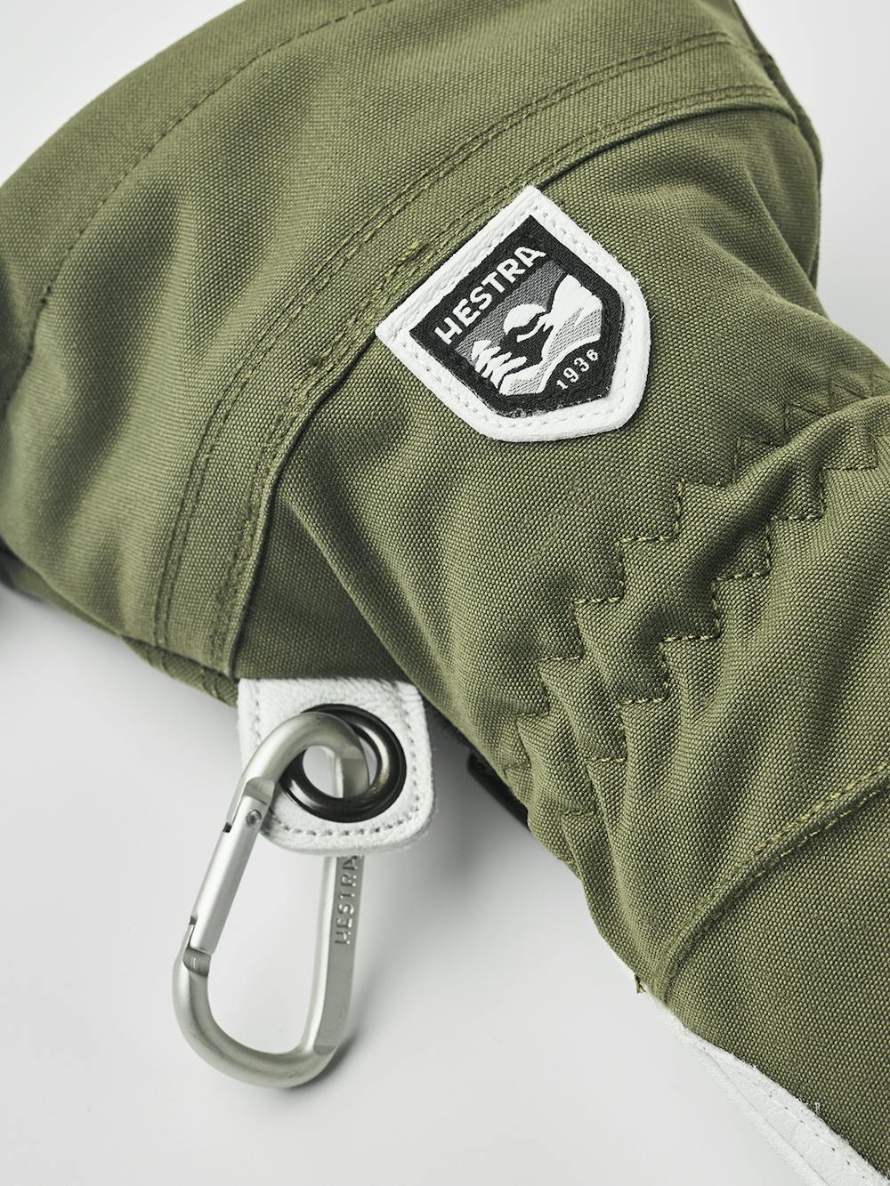 Moss green mitten with white goat leather palm
(3 of 6)