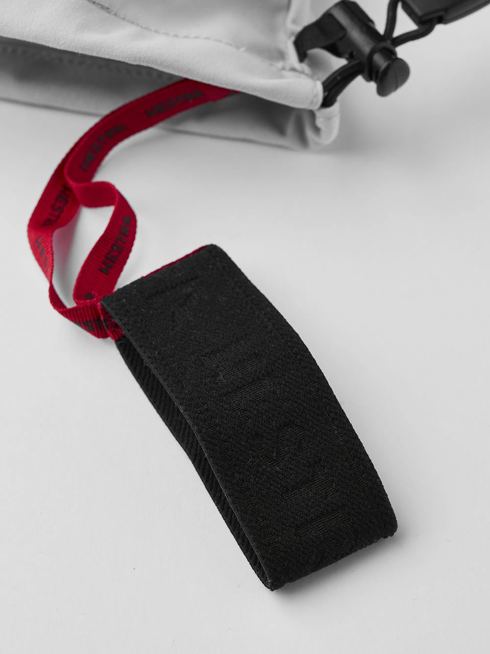 Light gray mitten with white goat leather palm
 (6 of 8)