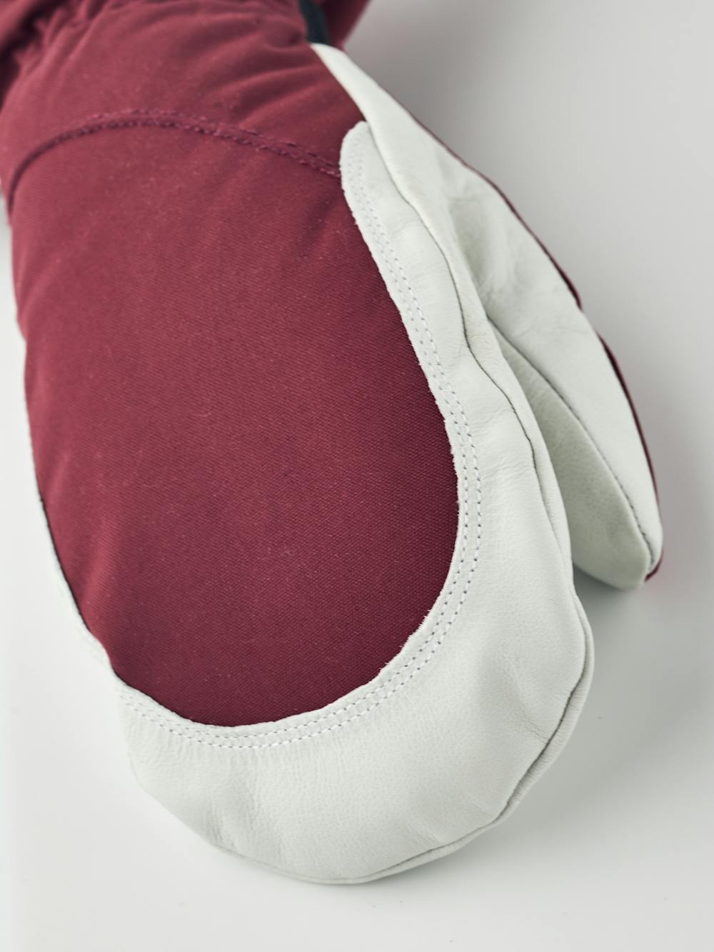 Wine red mitten with white goat leather palm
 (4 of 9)