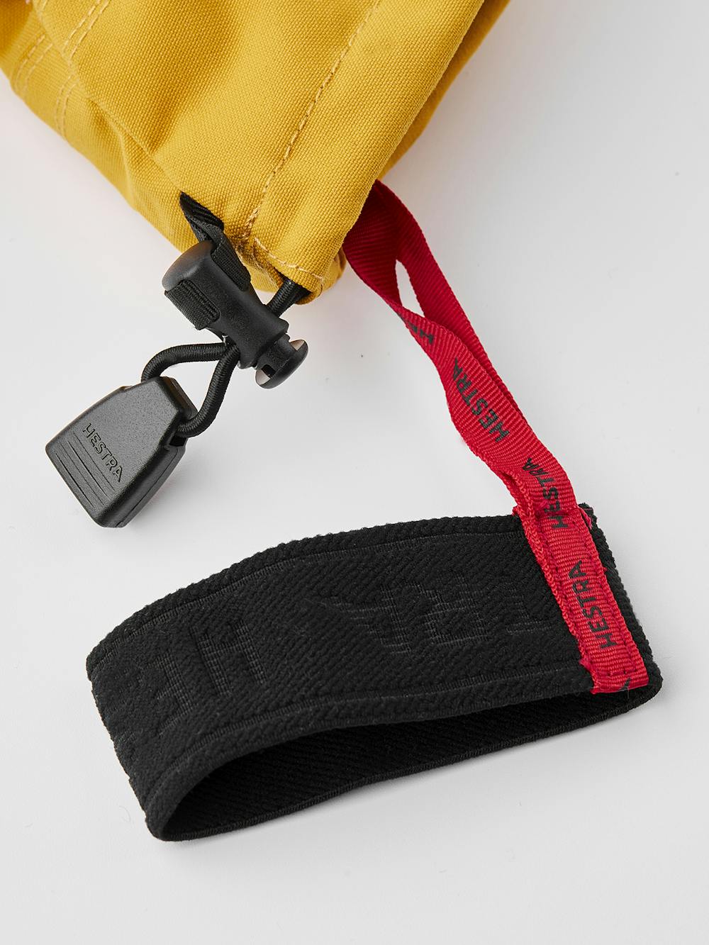 Heli Ski Female 3-finger in the color Mustard & off-white (6 of 6)