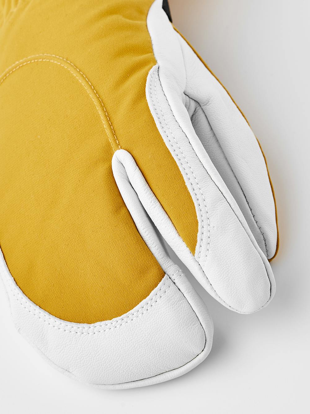 Heli Ski Female 3-finger in the color Mustard & off-white (3 of 6)