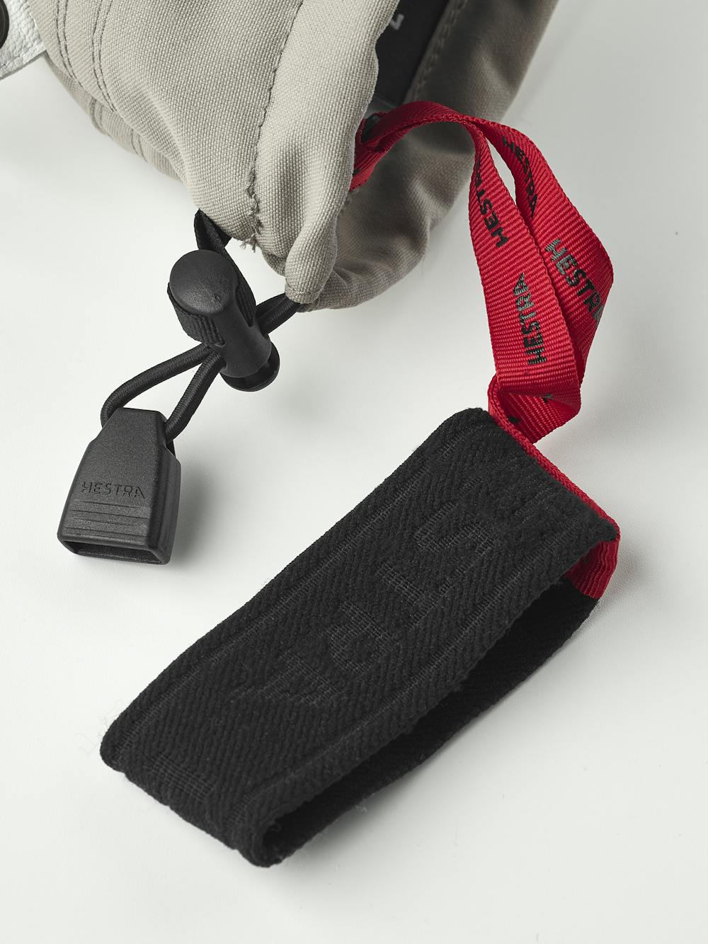 Heli Ski Female 3-finger in the color Khaki/offwhite (2 of 6)