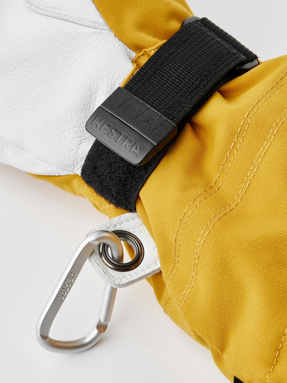 Heli Ski Female 3-finger in the color Mustard & off-white (5 of 6)