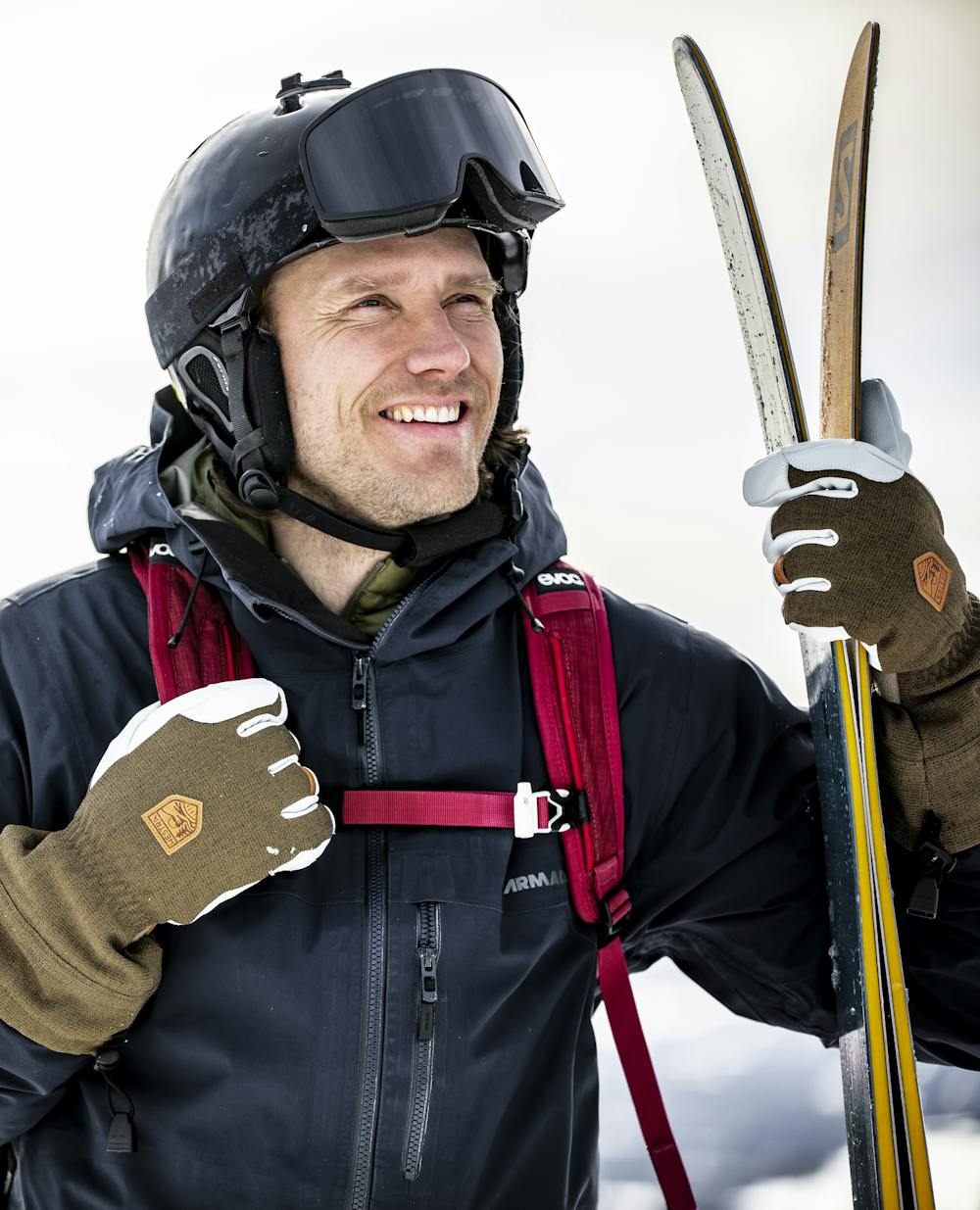 Moss green ski glove with white goat leather palm
 (7 of 8)
