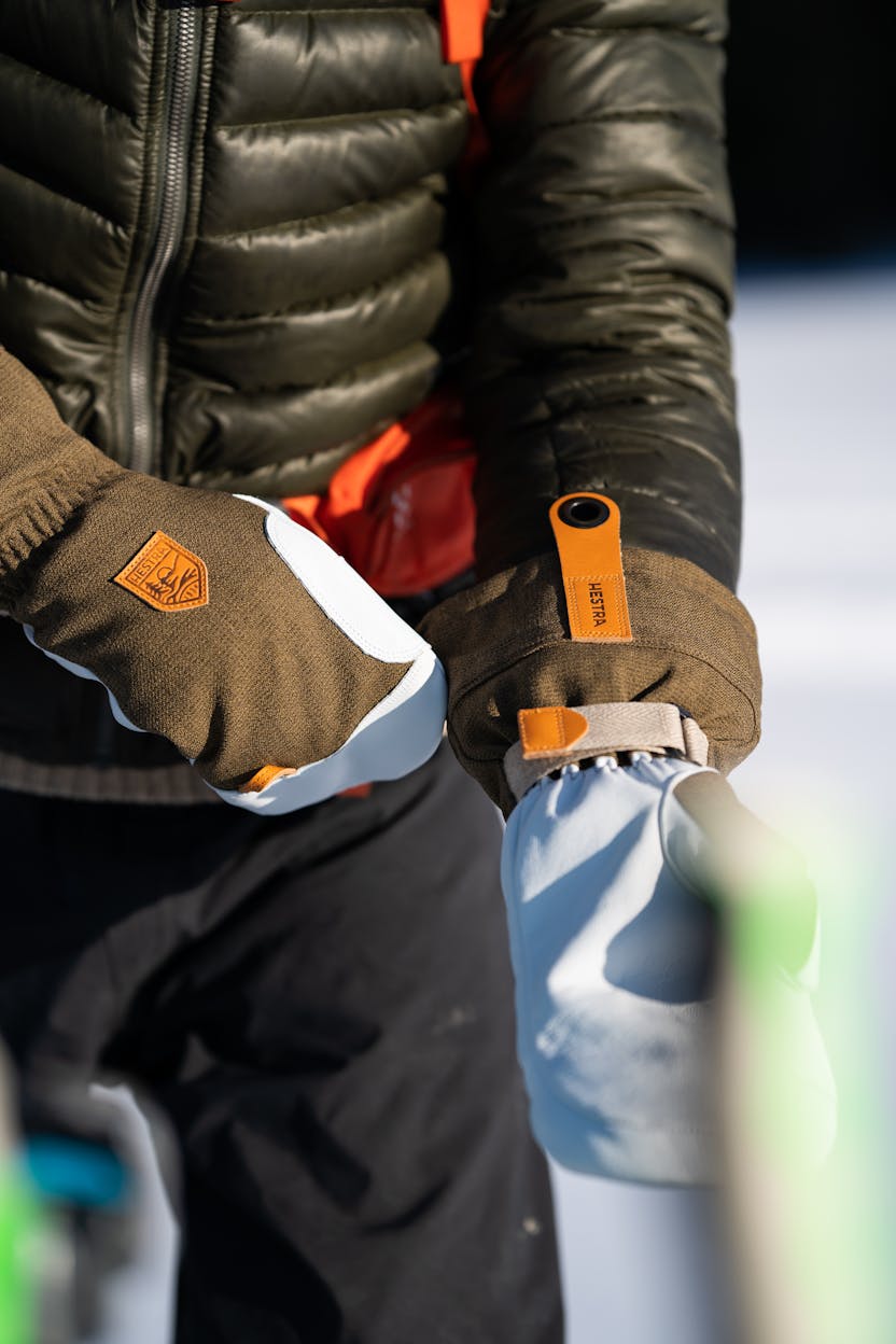 Alternative image for Army Leather Patrol Gauntlet Mitt