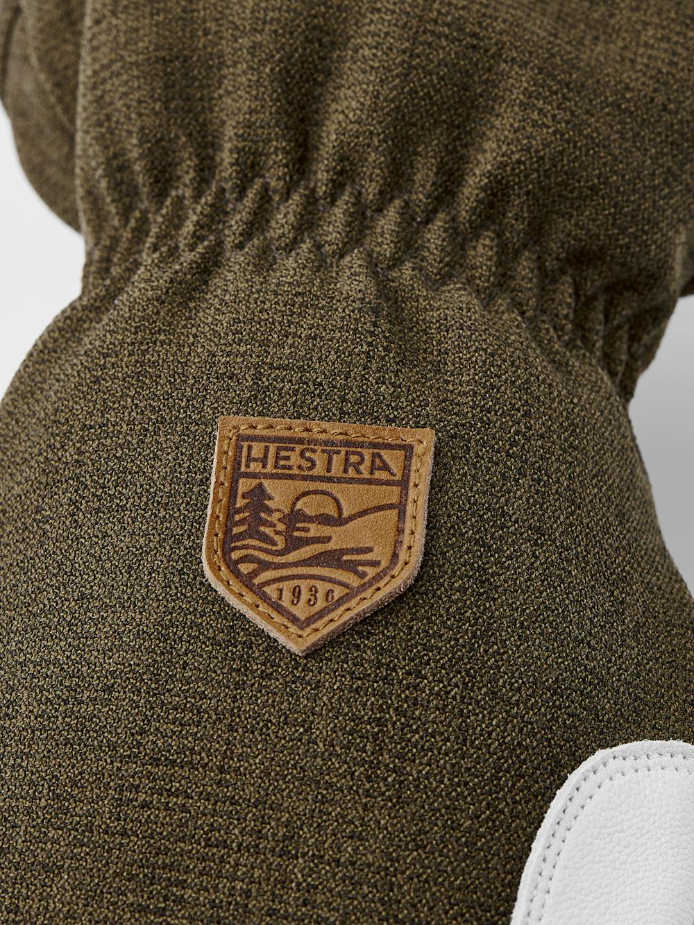 Moss green mitten with white goat leather palm
 (4 of 9)