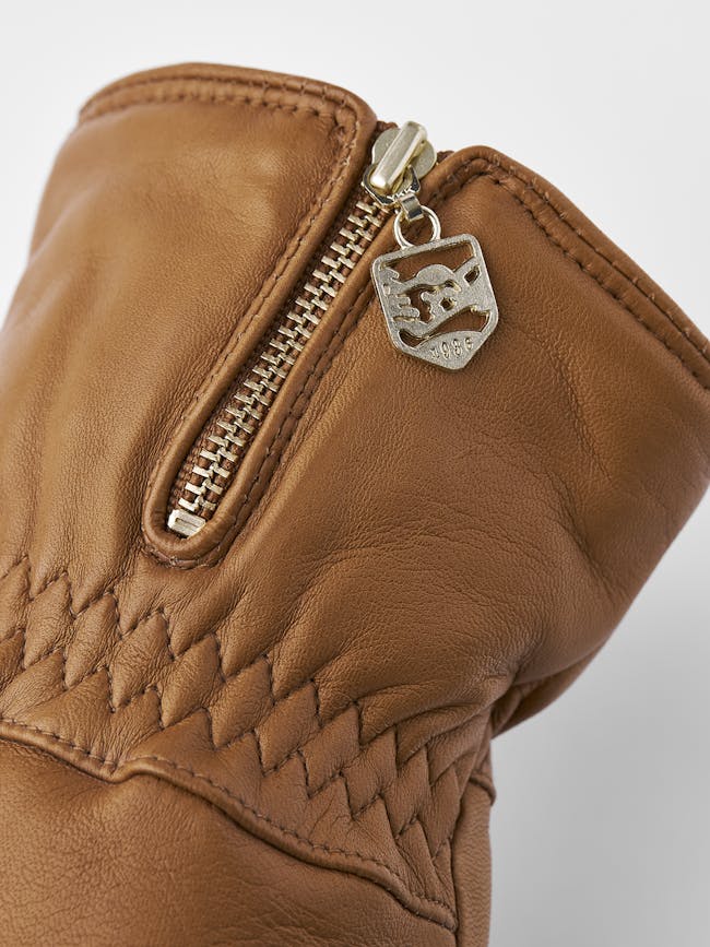 Image displaying Leather Swisswool Classic Mitt (1 of 4)