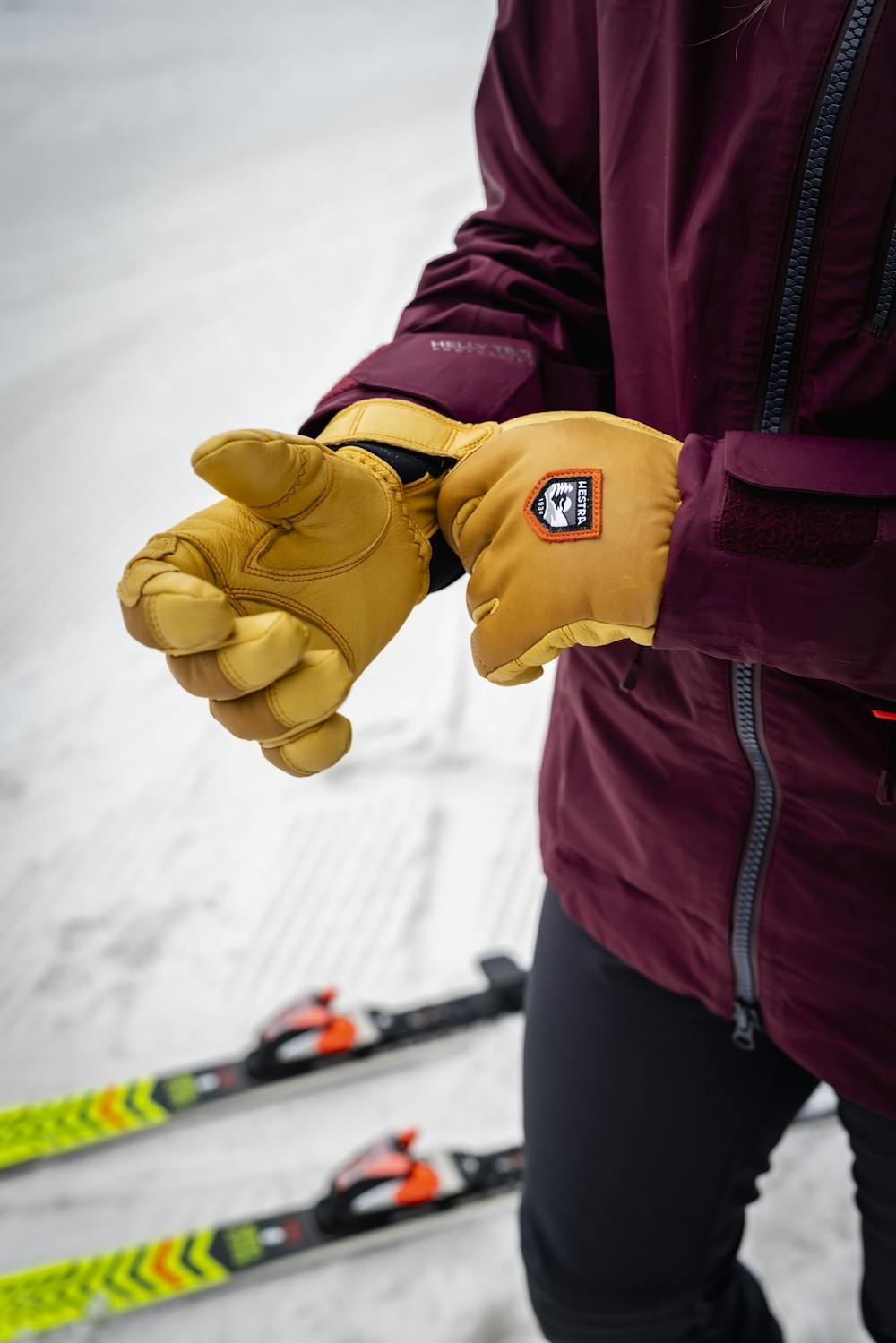 Light yellowish-brown cow hide ski glove with light brown goat leather palm
(6 of 15)