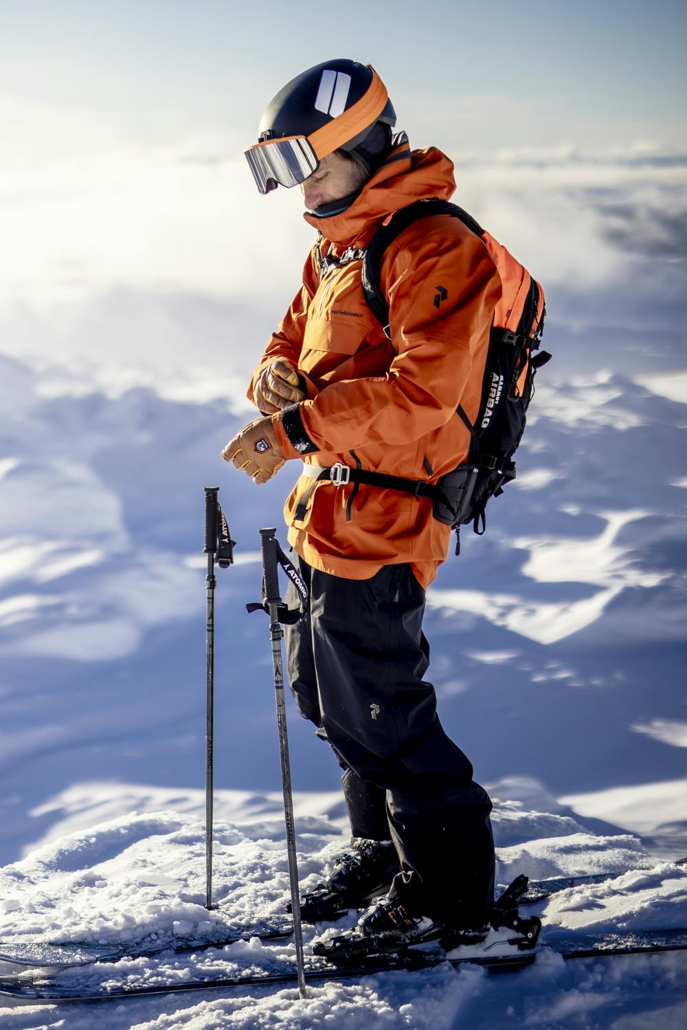 Light yellowish-brown cow hide ski glove with light brown goat leather palm
 (14 of 15)