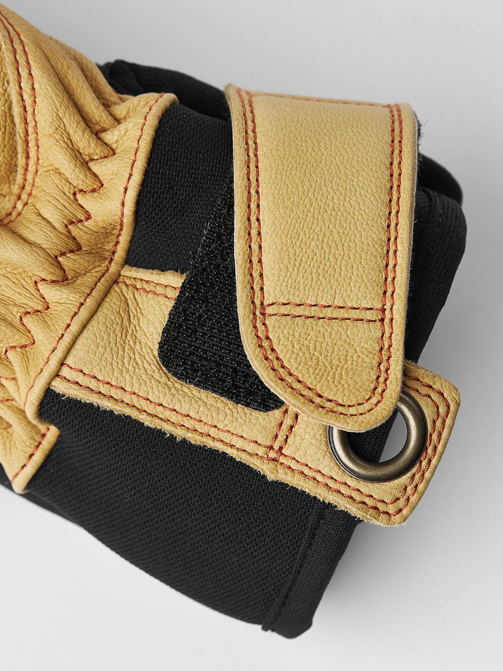 Light yellowish-brown cow hide ski glove with light brown goat leather palm
(11 of 15)