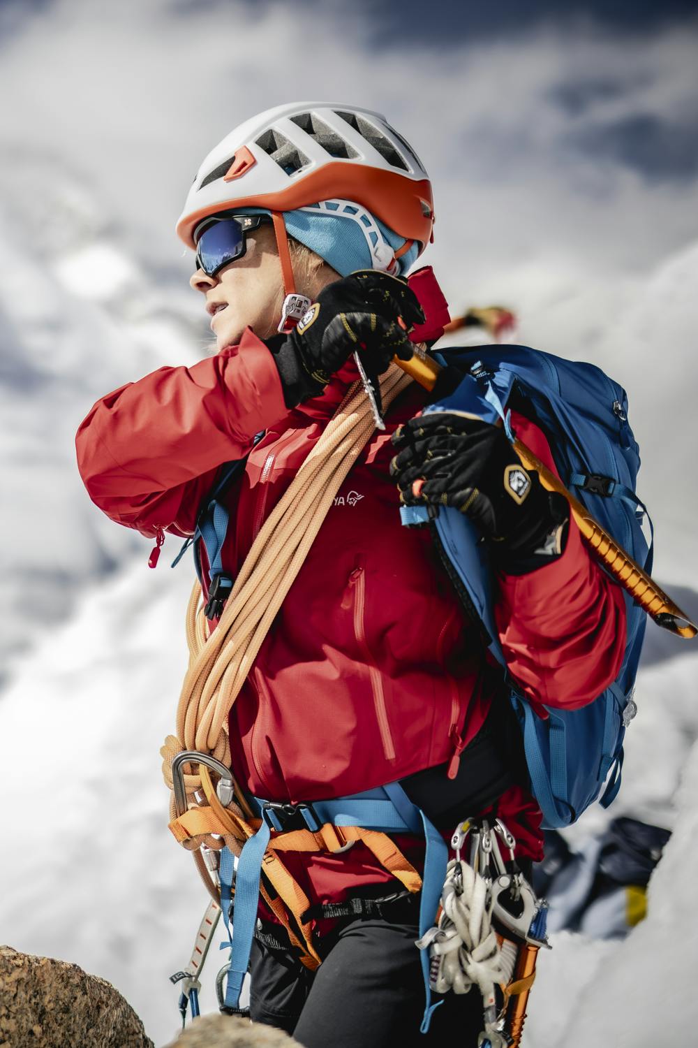 Black goat leather glove with black fabric back
 (8 of 11)