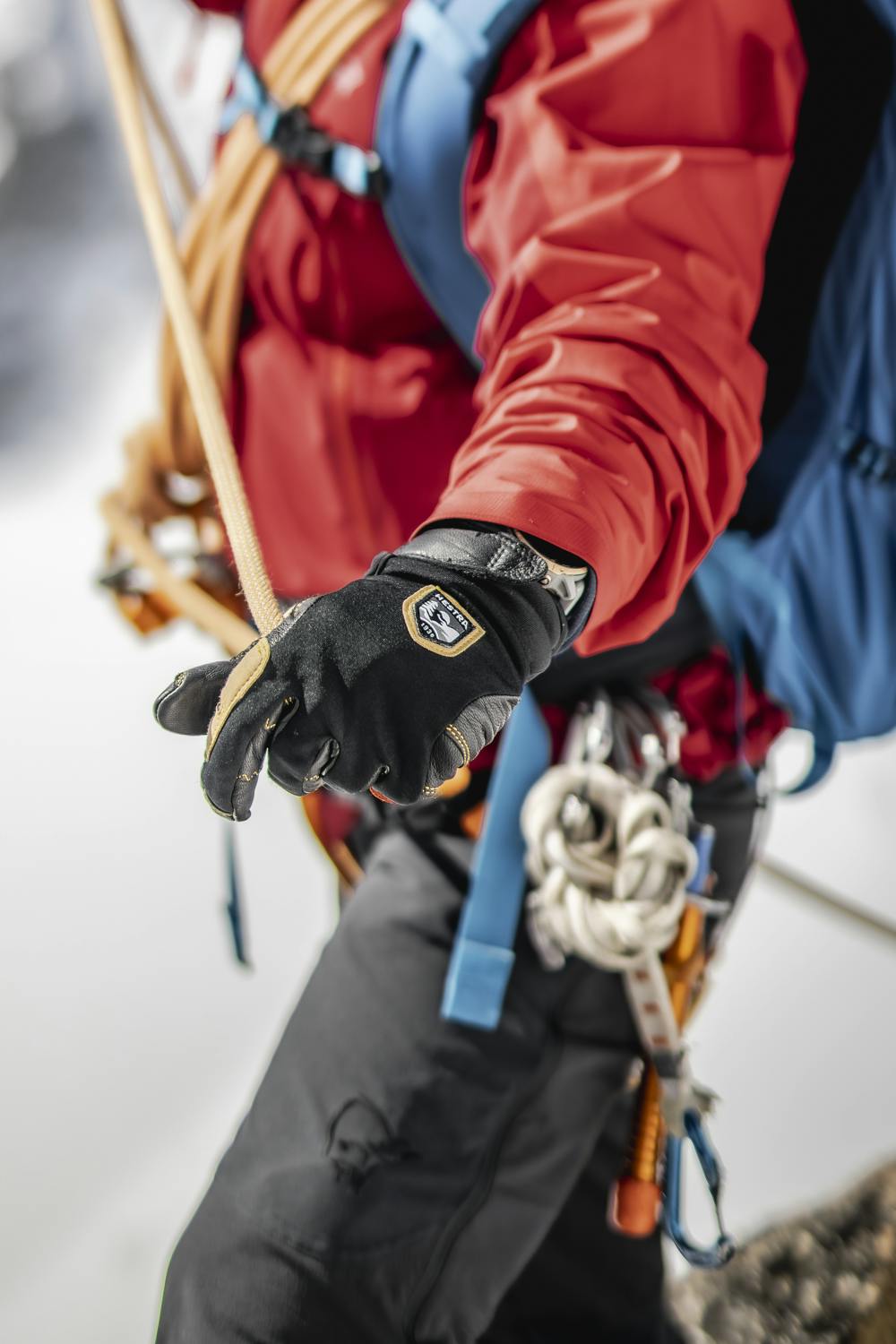 Black goat leather glove with black fabric back
 (4 of 11)
