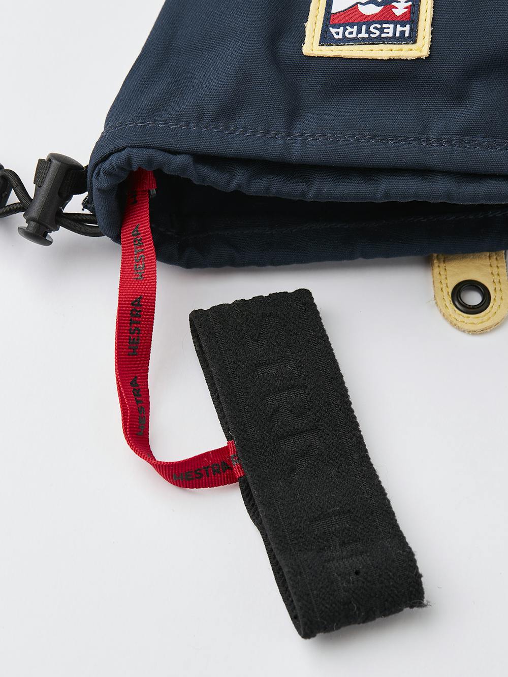 Blauer Fausthandschuh mit gelbem Rindsleder an der Innenhand
(8 oder 8)