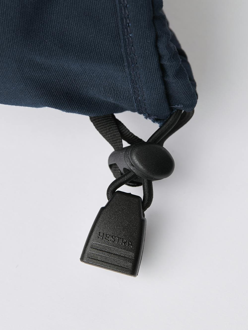 Blauer Fausthandschuh mit gelbem Rindsleder an der Innenhand
(5 oder 8)