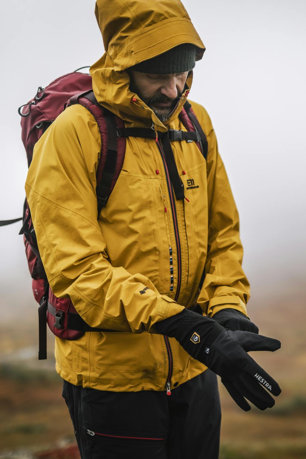 Black fabric glove
(6 of 9)