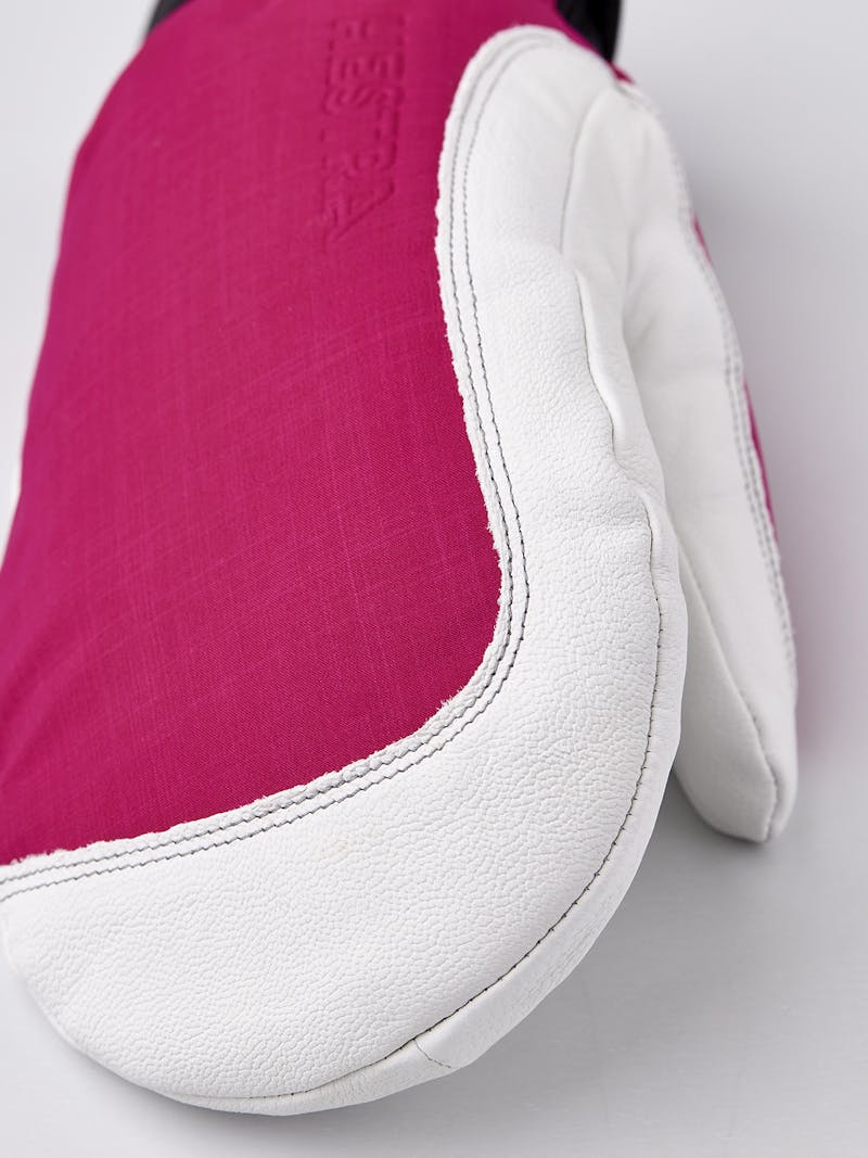 Alpine Short Gore-Tex Mitt in the color Fuchsia (5 of 5)