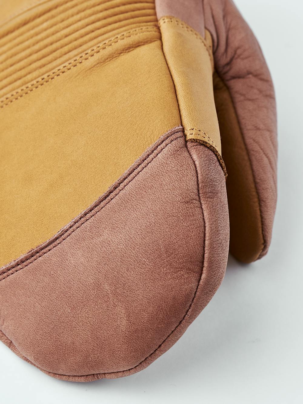 Freeride CZone Mitt in the color Cork & brown (5 of 7)