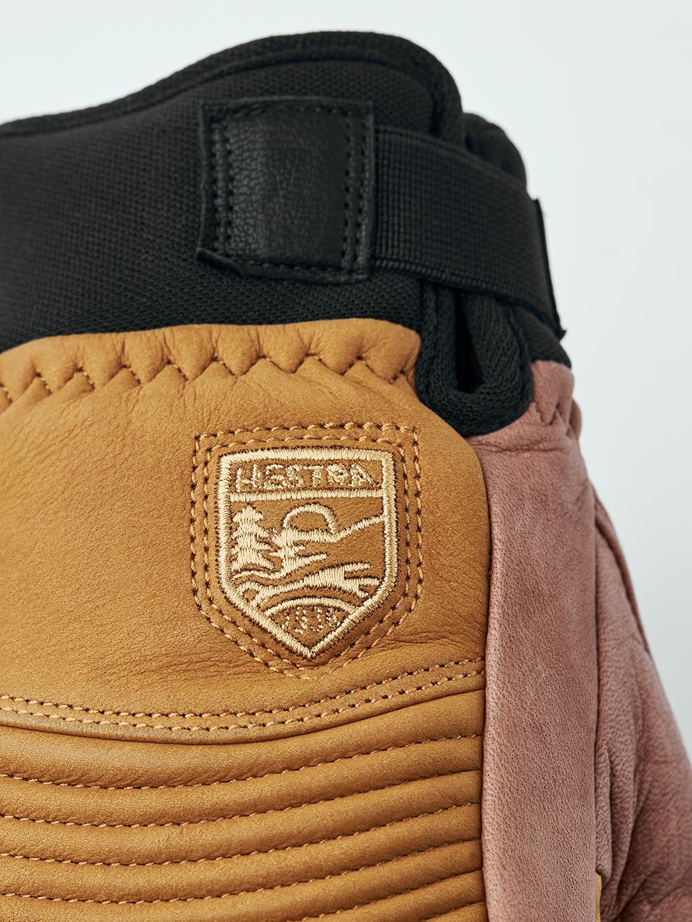 Freeride CZone Mitt in the color Cork & brown (2 of 7)