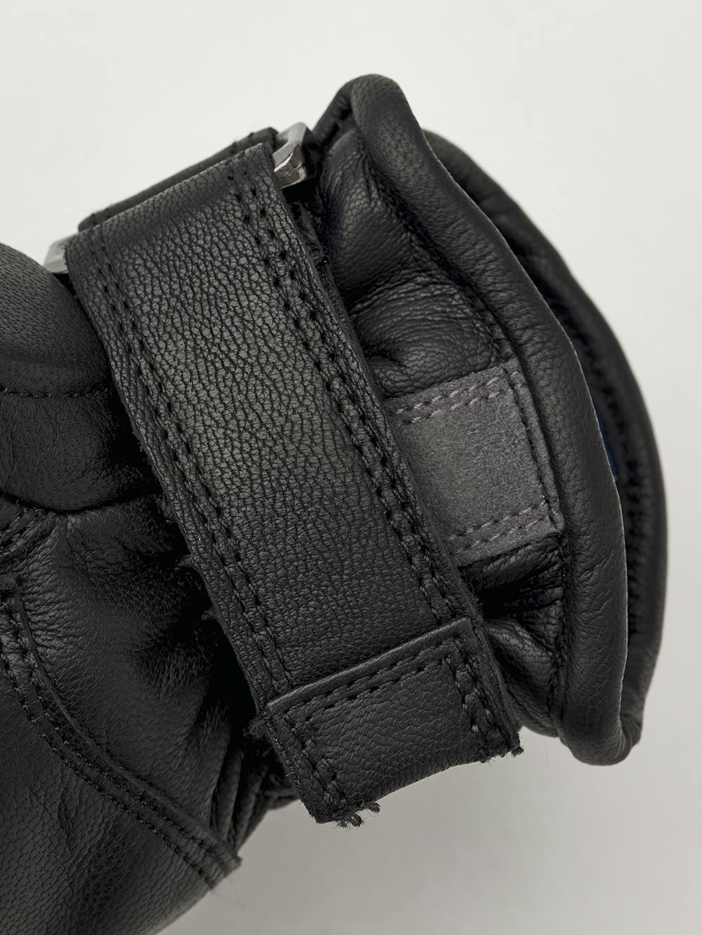 Black mitten with gray and red goat leather details and synthetic suede palm (3 of 5)