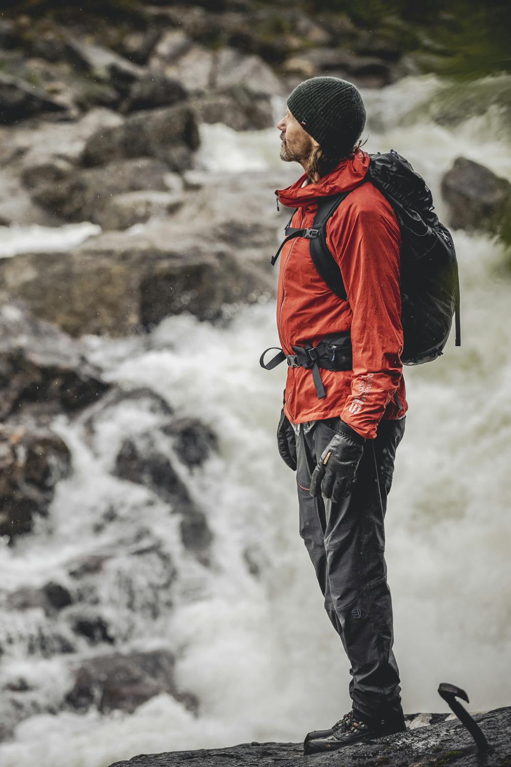 Dark gray fabric outdoor glove with black synthetic suede palm (2 of 8)