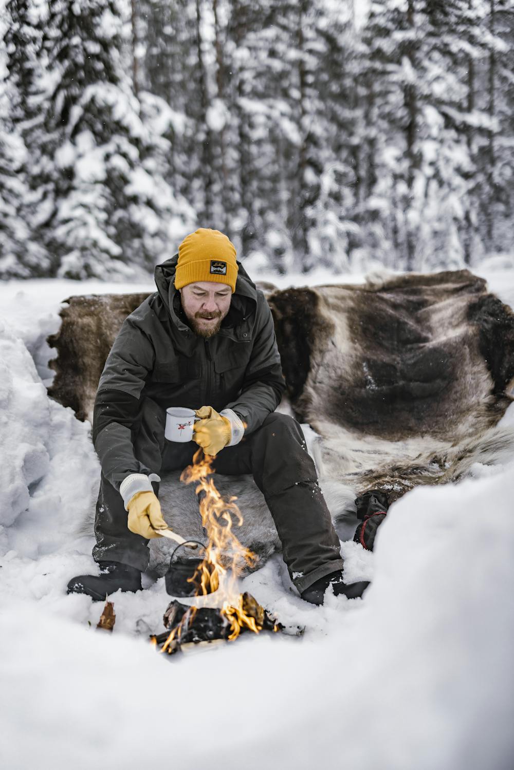 Yellow outdoor glove with goat leather palm  (4 of 8)
