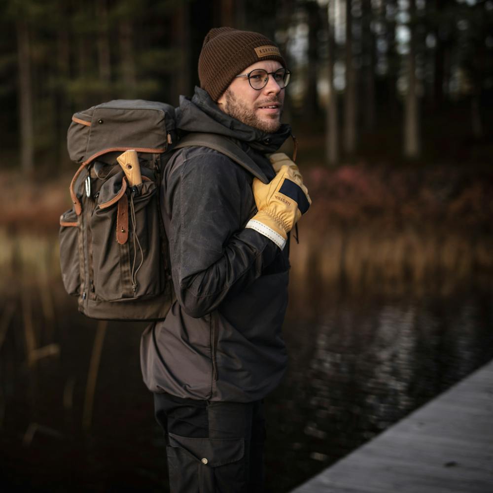 Gul friluftshandske i getskinn 
 (2 av 7)